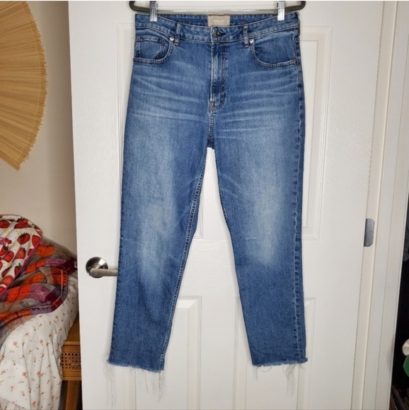 Everlane Blue Curvy Cheeky High Rise Distressed Straight Leg Jeans - Picture 3 of 10